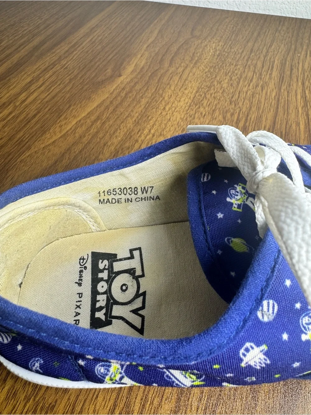 Disney Pixar Toy Story Buzz Lightyear Space Canvas Sneakers Women’s 7
